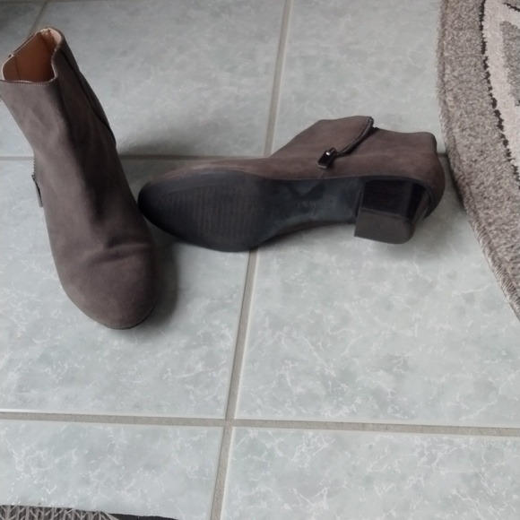 Boot - Picture 2 of 3